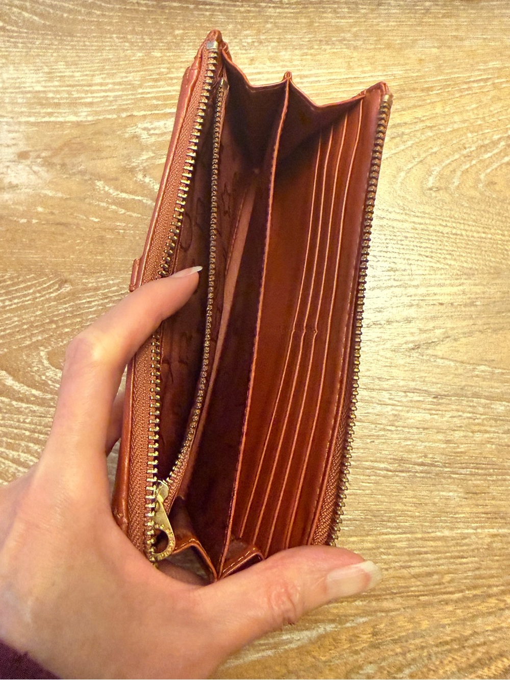 Marc by Marc Jacobs Tan Leather Bird Card Holder with Gold Hardware - Picture 5 of 7